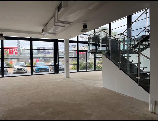 1,640M² SHOWROOM TO LET IN BALLITO DISTRICT